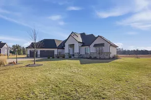 3082 Monona Ct, Summit, WI 53066 - Photo 3