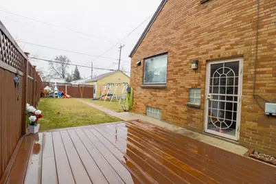 2415 W Morgan Ave, Milwaukee, WI 53221 - Photo 25