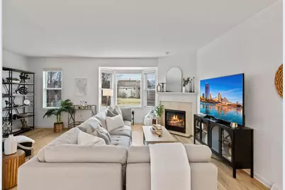 208 E Reservoir Ave, Milwaukee, WI 53212 - Photo 13