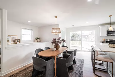 805 N Oakwood Ave, Oconomowoc, WI 53066 - Photo 13