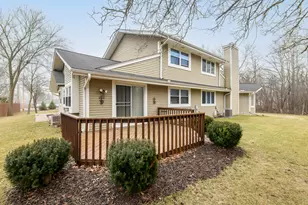 9880 W Puetz Rd, Franklin, WI 53132 - Photo 7