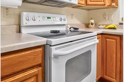 2832 E Somers Ct, Cudahy, WI 53110 - Photo 11