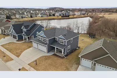 520  Edgewater Dr, West Bend, WI 53095 - Photo 27
