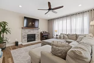 520 Edgewater Dr, West Bend, WI 53095 - Photo 3