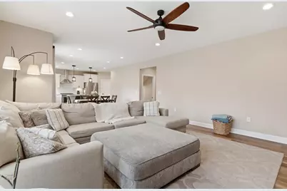 520  Edgewater Dr, West Bend, WI 53095 - Photo 13