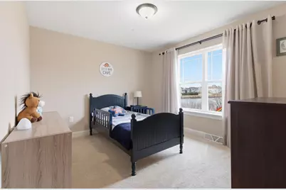 520  Edgewater Dr, West Bend, WI 53095 - Photo 19