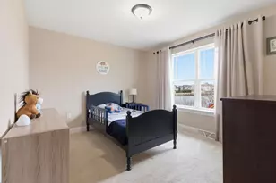 520 Edgewater Dr, West Bend, WI 53095 - Photo 19