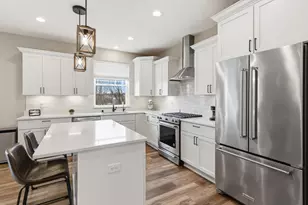 520 Edgewater Dr, West Bend, WI 53095 - Photo 11