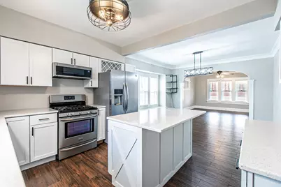 909  Arthur Ave, Racine, WI 53405 - Photo 3