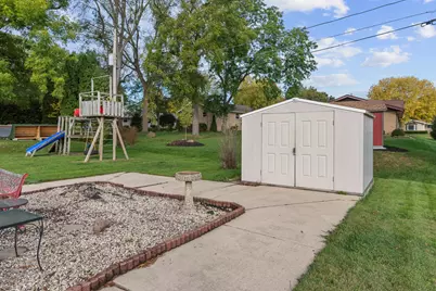 11924 W Ohio Ave, West Allis, WI 53227 - Photo 27