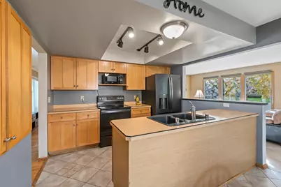 11924 W Ohio Ave, West Allis, WI 53227 - Photo 9