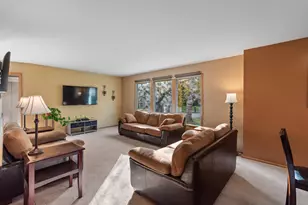 11924 W Ohio Ave, West Allis, WI 53227 - Photo 5