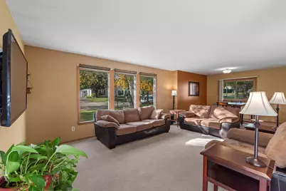 11924 W Ohio Ave, West Allis, WI 53227 - Photo 3