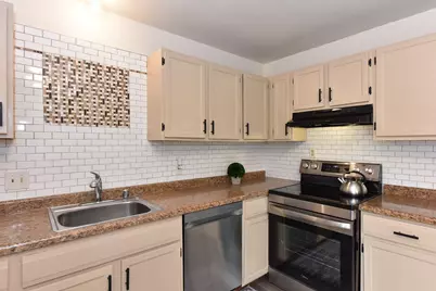 6081 W Calumet Rd, Milwaukee, WI 53223 - Photo 7