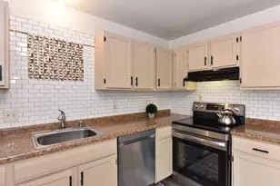 6081 W Calumet Rd, Milwaukee, WI 53223 - Photo 7