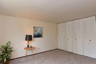 6081 W Calumet Rd, Milwaukee, WI 53223 - Photo 15