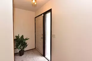 6081 W Calumet Rd, Milwaukee, WI 53223 - Photo 27