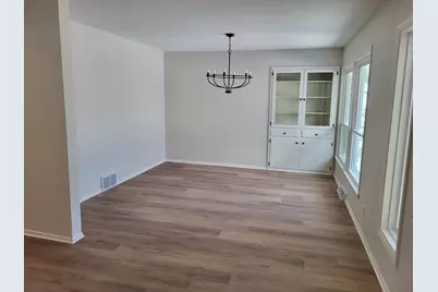 2465  Lionel Ct, Brookfield, WI 53045 - Photo 7