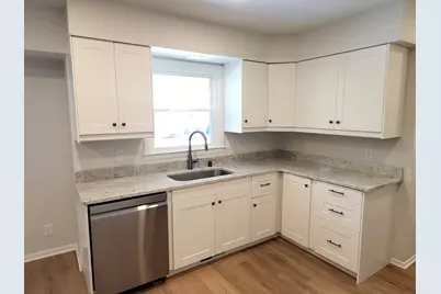 2465  Lionel Ct, Brookfield, WI 53045 - Photo 13