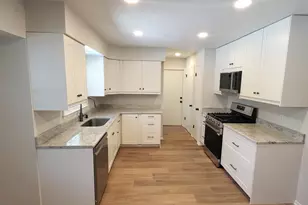 2465 Lionel Ct, Brookfield, WI 53045 - Photo 9