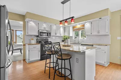 13785 W Maria Dr, New Berlin, WI 53151 - Photo 7