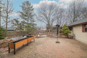 1819 W Holmes Ct, Milwaukee, WI 53221 - Photo 31