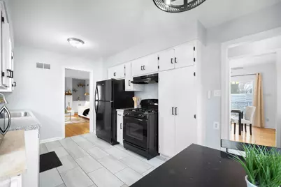 172 N 92nd St, Milwaukee, WI 53226 - Photo 9