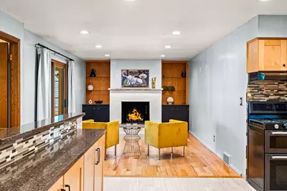 5554 S 25th St, Milwaukee, WI 53221 - Photo 7