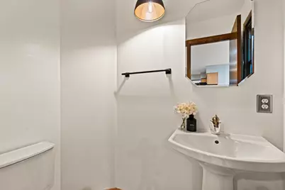 5554 S 25th St, Milwaukee, WI 53221 - Photo 9