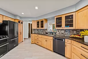 5554 S 25th St, Milwaukee, WI 53221 - Photo 5