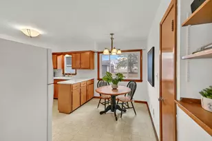 2621 S 85th St, West Allis, WI 53227 - Photo 9