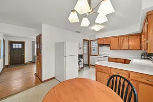 2621 S 85th St, West Allis, WI 53227 - Photo 11