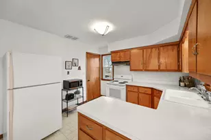 2621 S 85th St, West Allis, WI 53227 - Photo 13