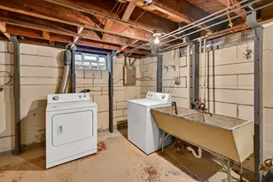 2621 S 85th St, West Allis, WI 53227 - Photo 21