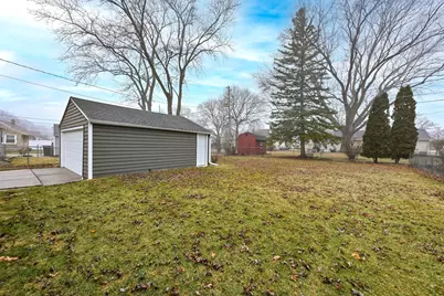 2621 S 85th St, West Allis, WI 53227 - Photo 3