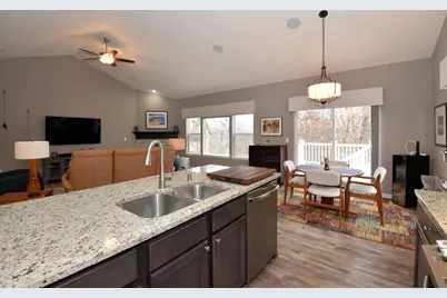 8724  Shady Oak Trl, Racine, WI 53406 - Photo 7