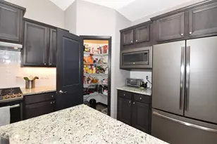 8724 Shady Oak Tr, Racine, WI 53406 - Photo 11