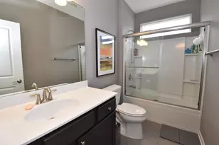 8724 Shady Oak Tr, Racine, WI 53406 - Photo 23