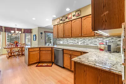 5311  Heatherfield Ct, Sheboygan, WI 53083 - Photo 23