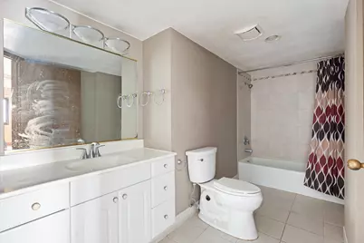 1633 N Prospect Ave #3E, Milwaukee, WI 53202 - Photo 9