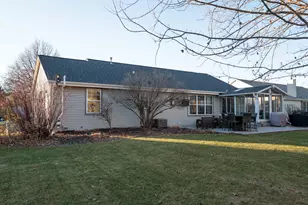 1227 Oriole Dr, Oconomowoc, WI 53066 - Photo 41