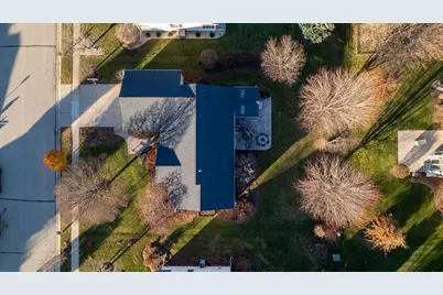 1227  Oriole Dr, Oconomowoc, WI 53066 - Photo 33