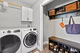 1227 Oriole Dr, Oconomowoc, WI 53066 - Photo 21