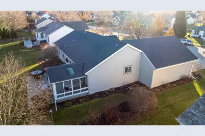 1227  Oriole Dr, Oconomowoc, WI 53066 - Photo 35