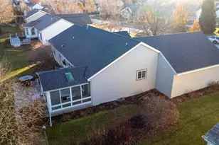 1227 Oriole Dr, Oconomowoc, WI 53066 - Photo 35