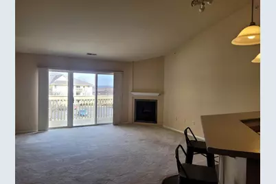 530  Windstone Dr #303, Hartland, WI 53029 - Photo 3