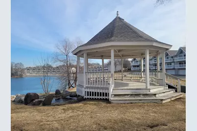 530  Windstone Dr #303, Hartland, WI 53029 - Photo 11