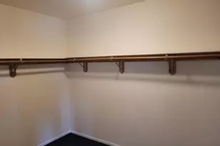 530 Windstone Dr, Hartland, WI 53029 - Photo 5