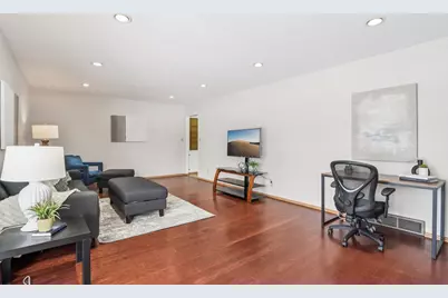 3254 S 121st St, West Allis, WI 53227 - Photo 7