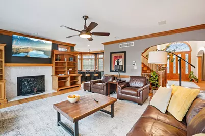 923 N Evergreen Cir, Hartland, WI 53029 - Photo 9